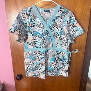 Small printed Scrub Top